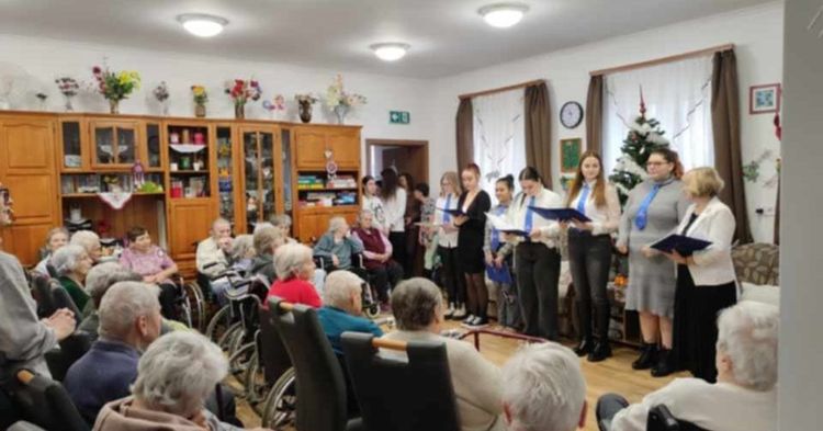 Idősek köszöntése